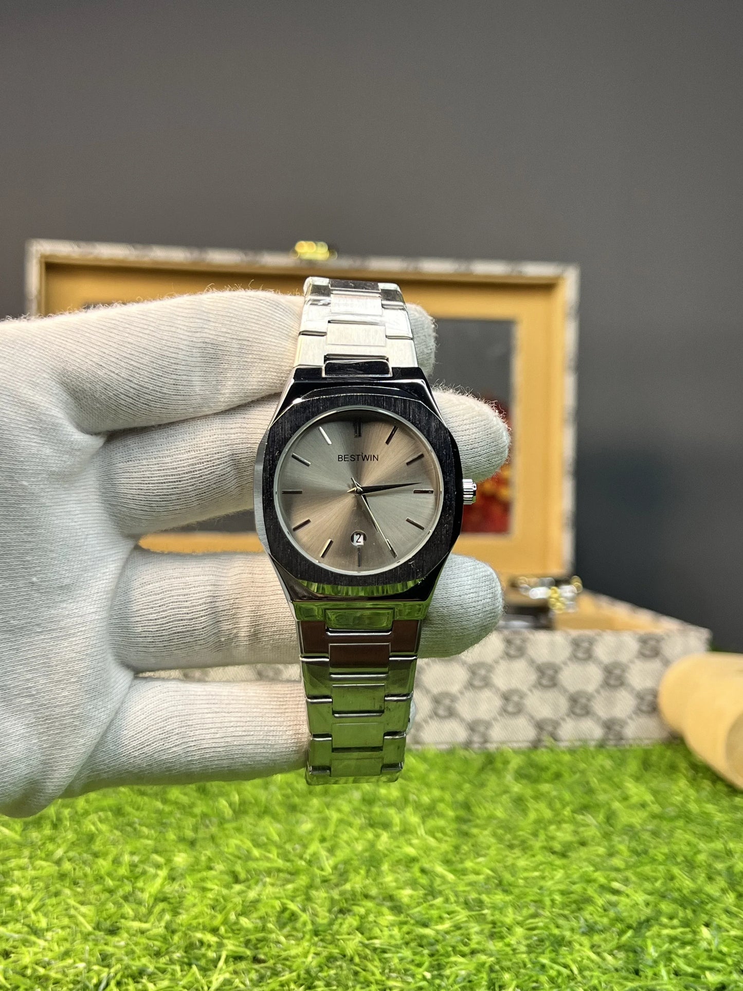 B.W  Men's Luxury Quartz Watch - Precision Timekeeping