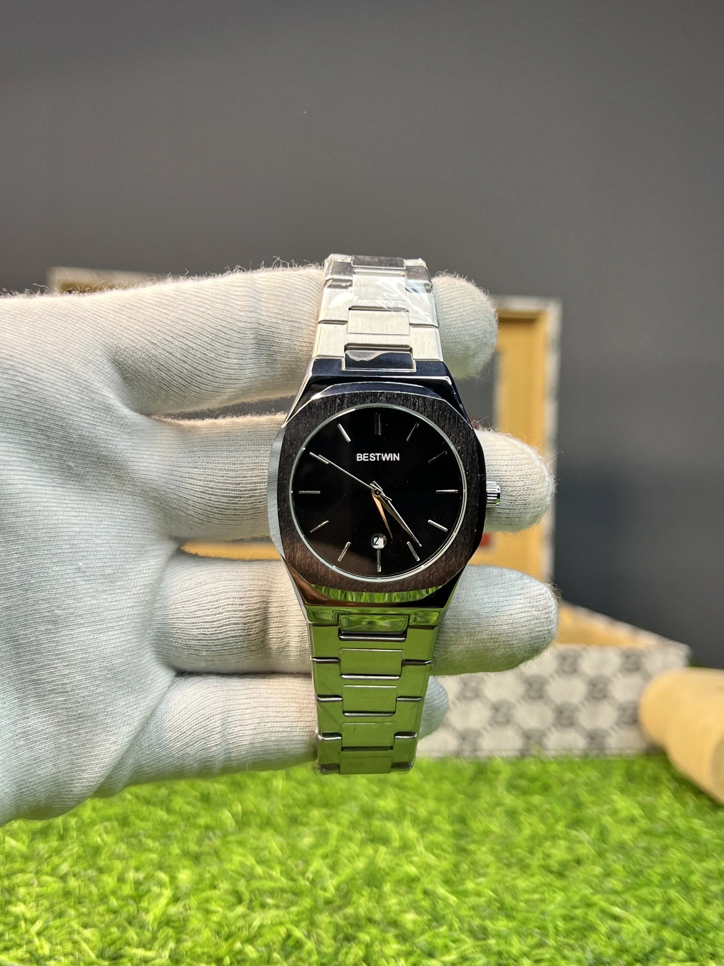 B.W  Men's Luxury Quartz Watch - Precision Timekeeping