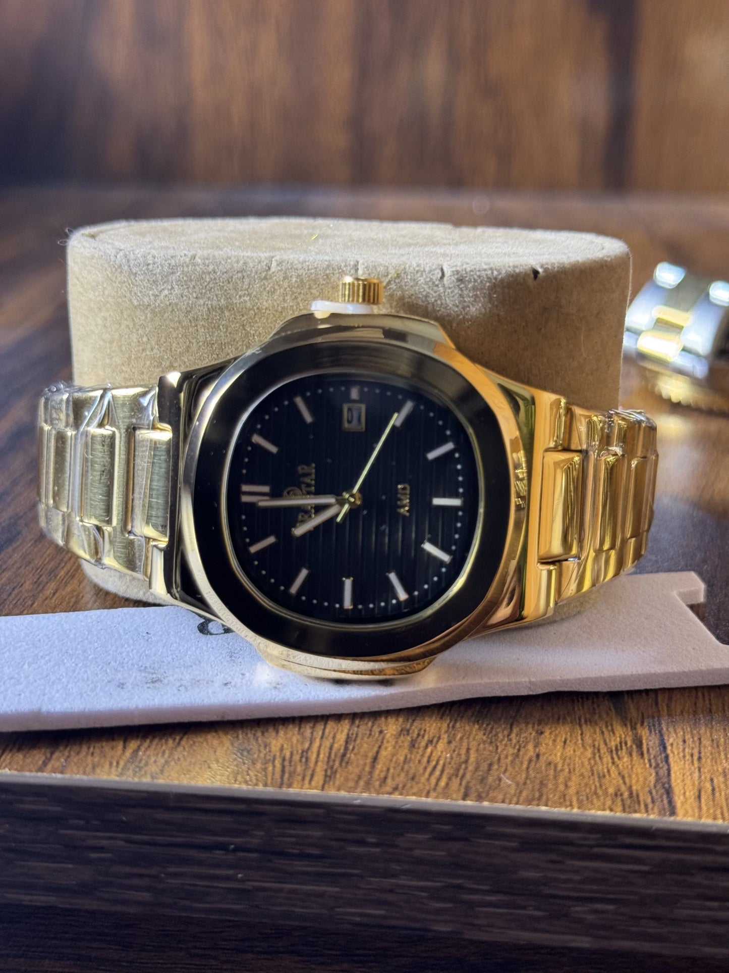 Stainless Steel Band Wrist Watch For Men