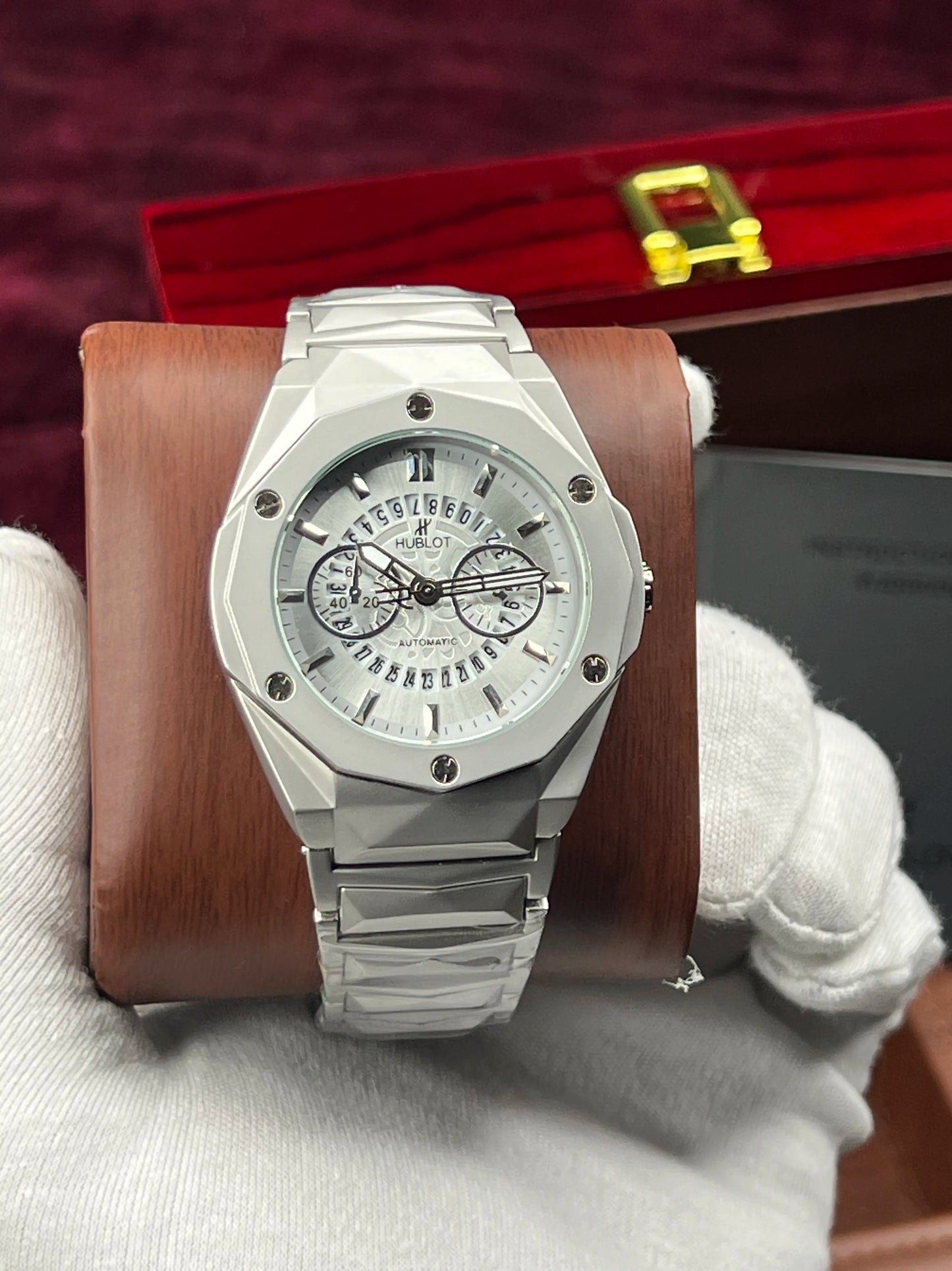 Premium Engraved Chain Wave Fusion Watch