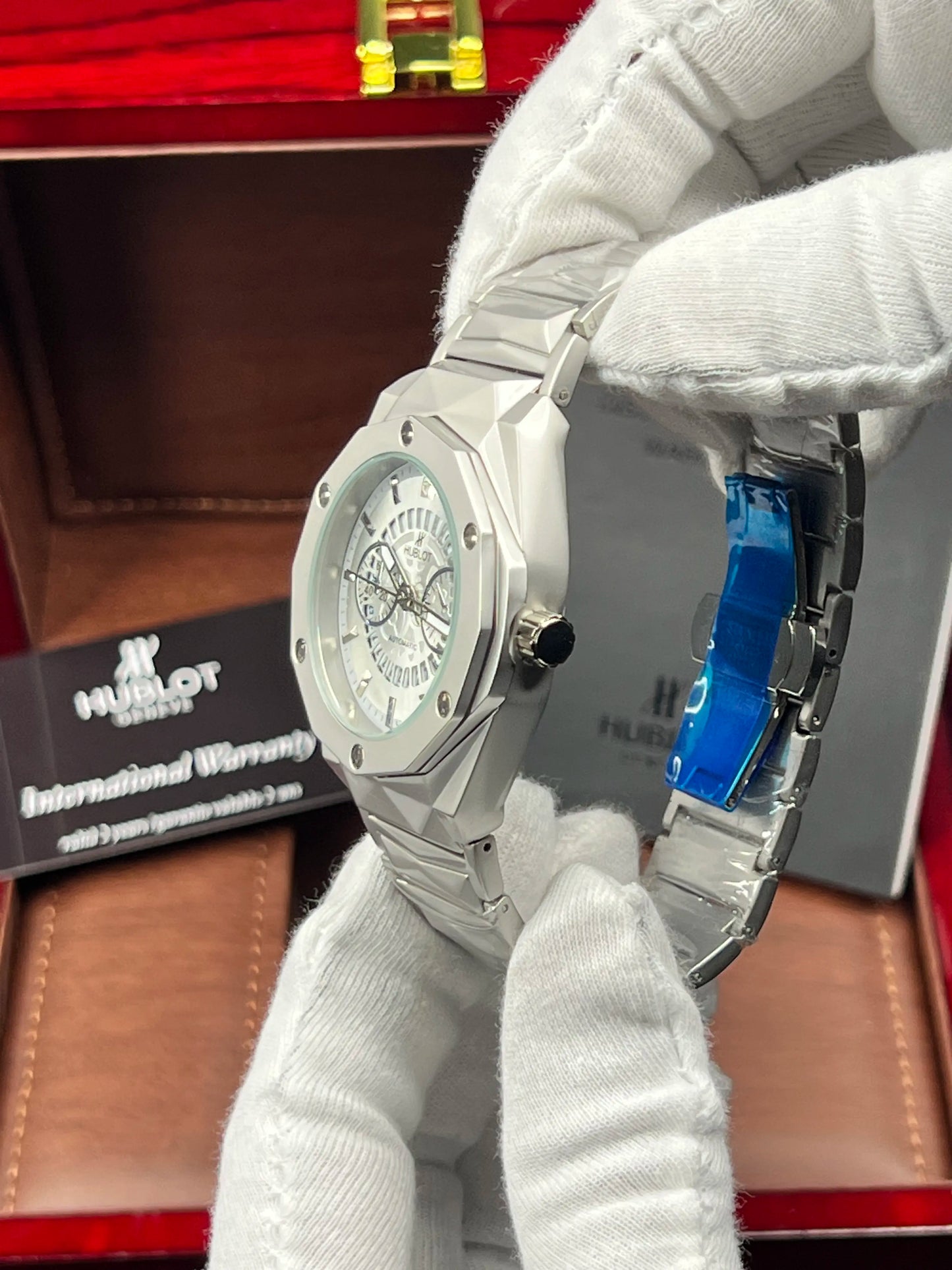 Premium Engraved Chain Wave Fusion Watch