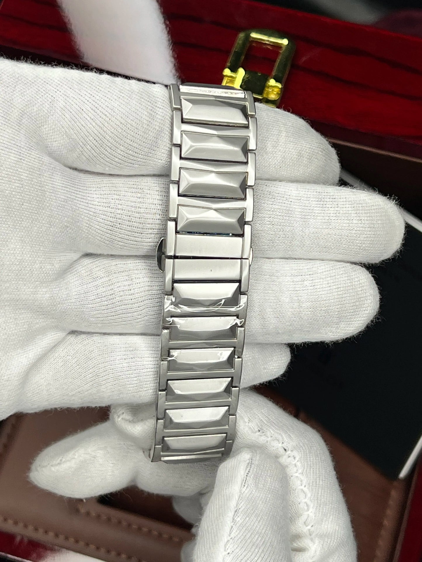 Premium Engraved Chain Wave Fusion Watch