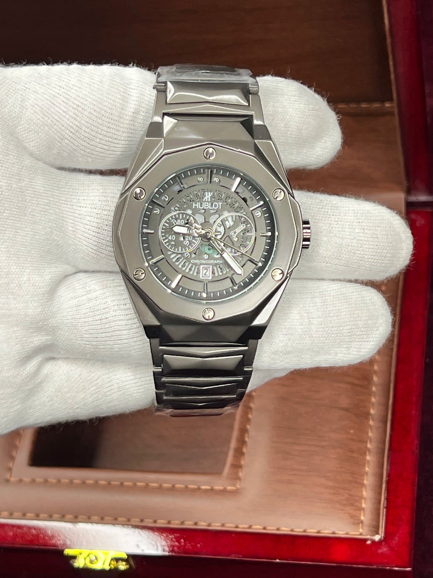 Premium Engraved Chain Wave Fusion Watch